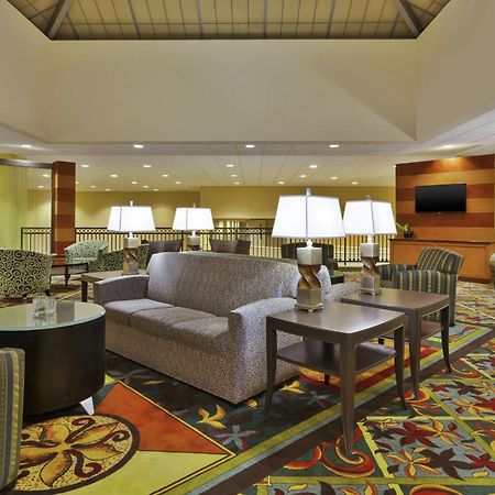 Doubletree By Hilton Holland Hotell Exteriör bild