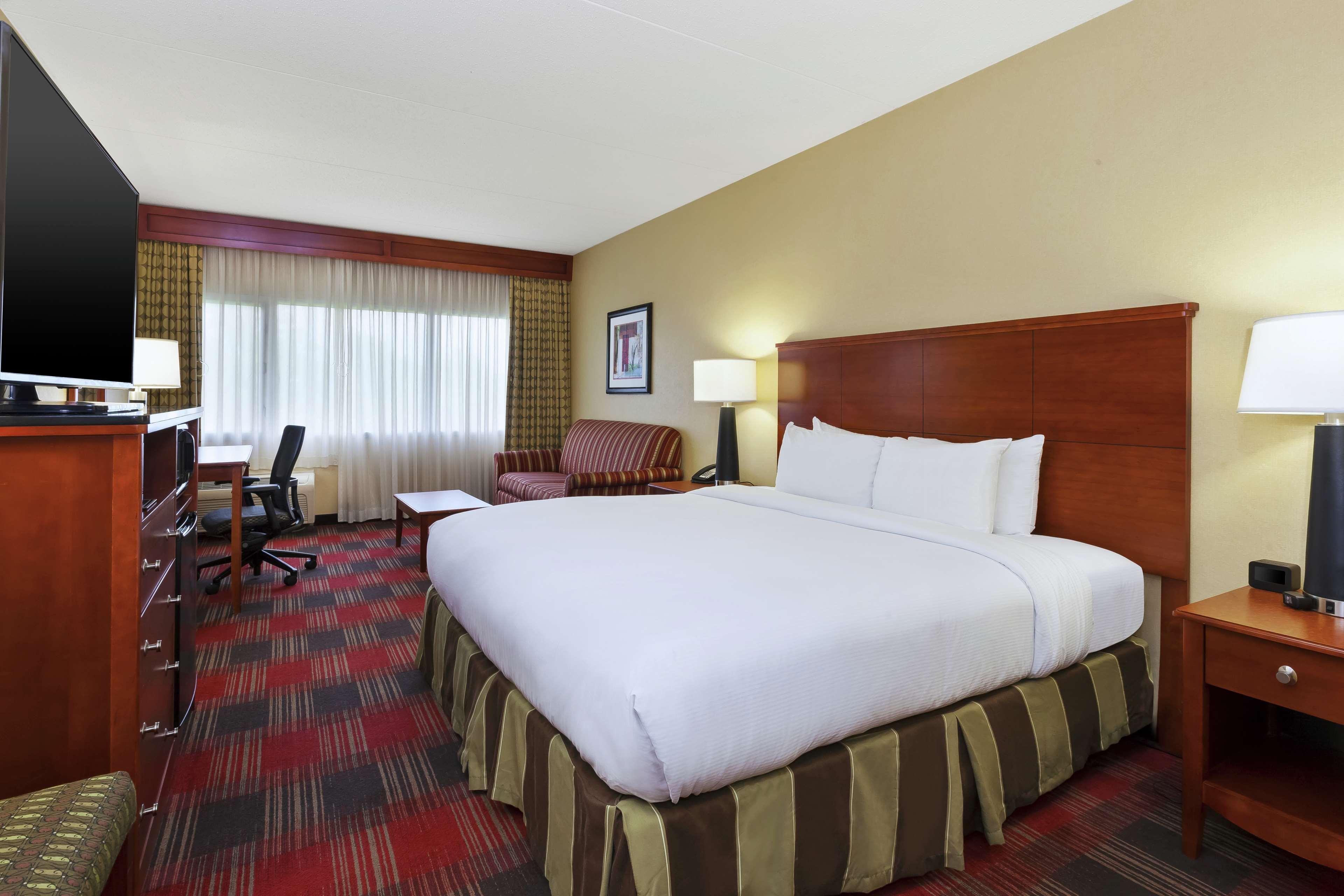 Doubletree By Hilton Holland Hotell Exteriör bild