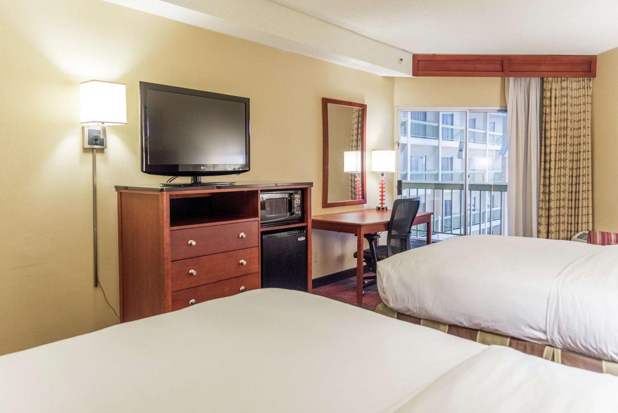 Doubletree By Hilton Holland Hotell Exteriör bild