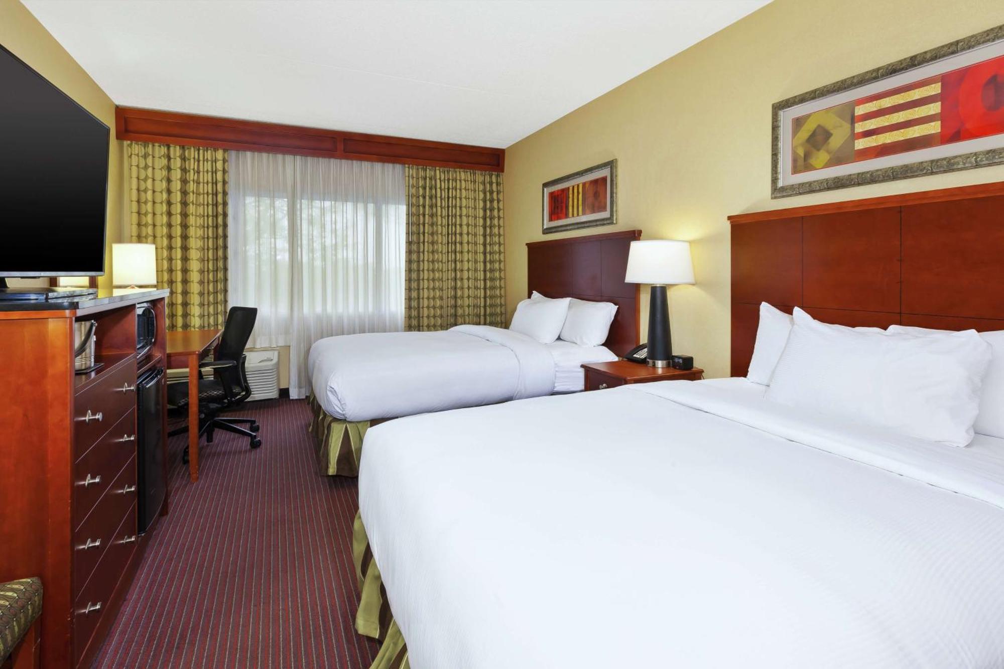 Doubletree By Hilton Holland Hotell Exteriör bild