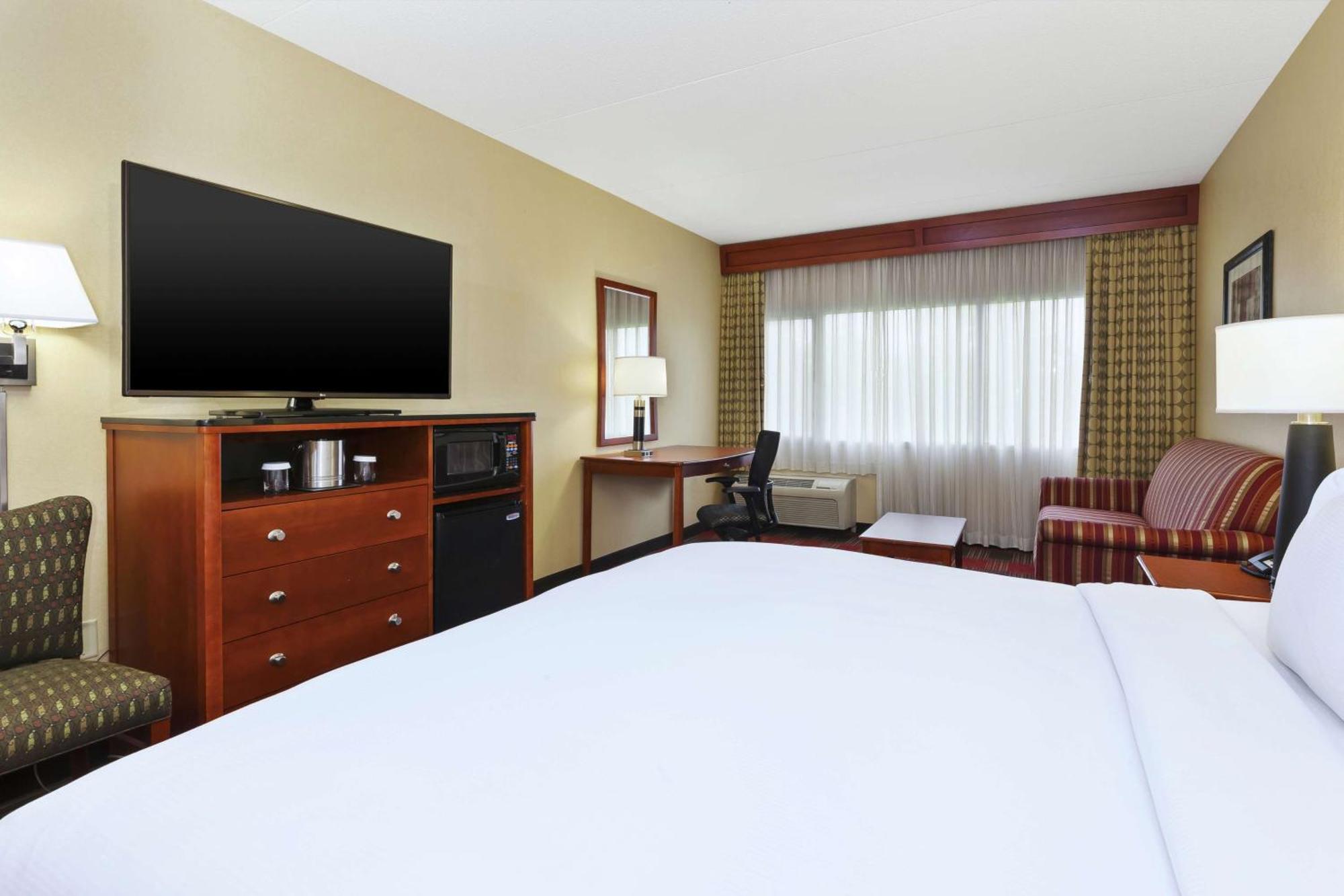 Doubletree By Hilton Holland Hotell Exteriör bild