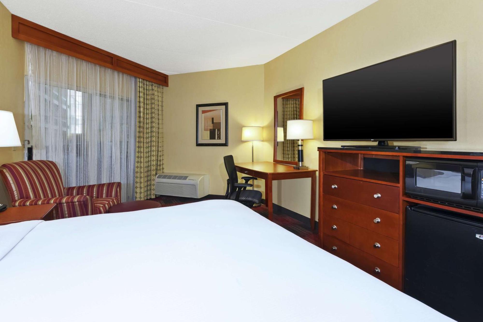 Doubletree By Hilton Holland Hotell Exteriör bild