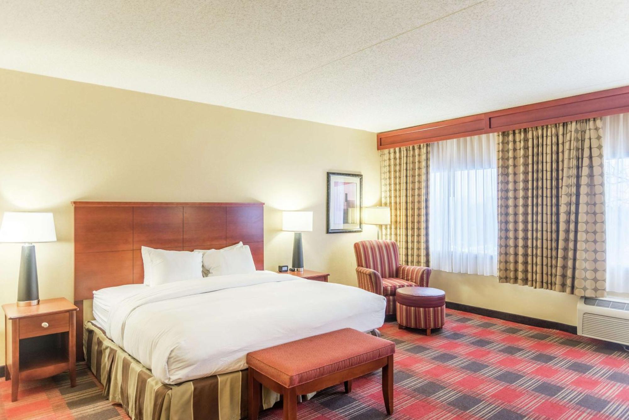 Doubletree By Hilton Holland Hotell Exteriör bild